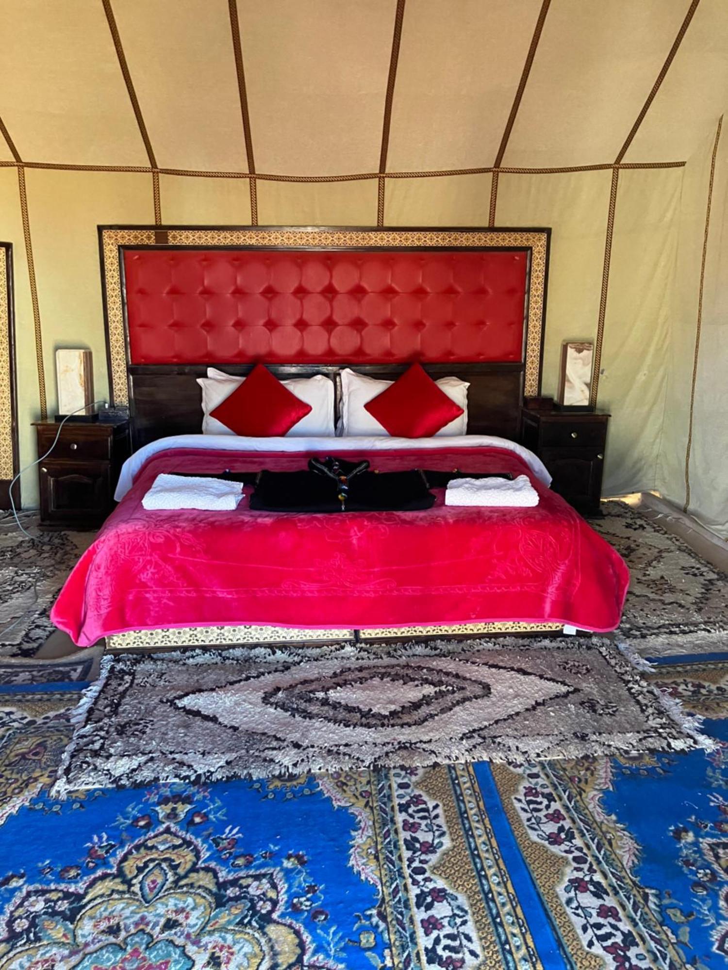 Luxury Desert Camp Мерзуга Экстерьер фото